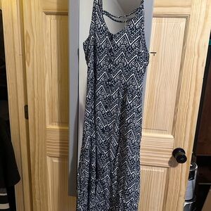 Size L Chic Geometric Navy and White Midi Dress